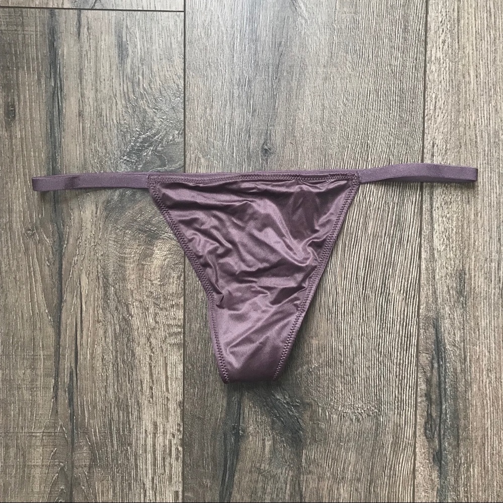 🆕 Victoria’s Secret V-String Panty